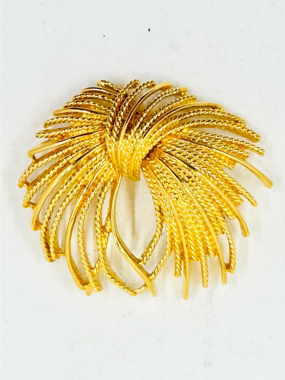Monet Vintage Gold-Tone Twisted Ribbon Burst Spray Ribbon Bow Brooch